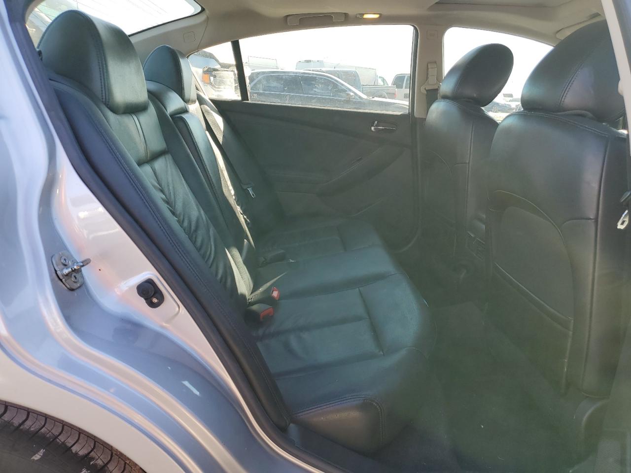 2012 Nissan Altima - Image 10