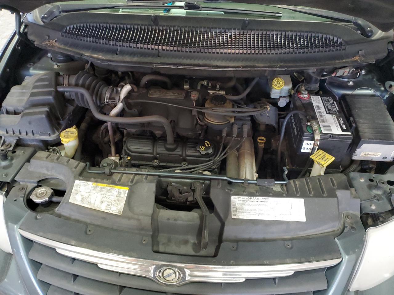2005 Chrysler Town & Country - Image 13