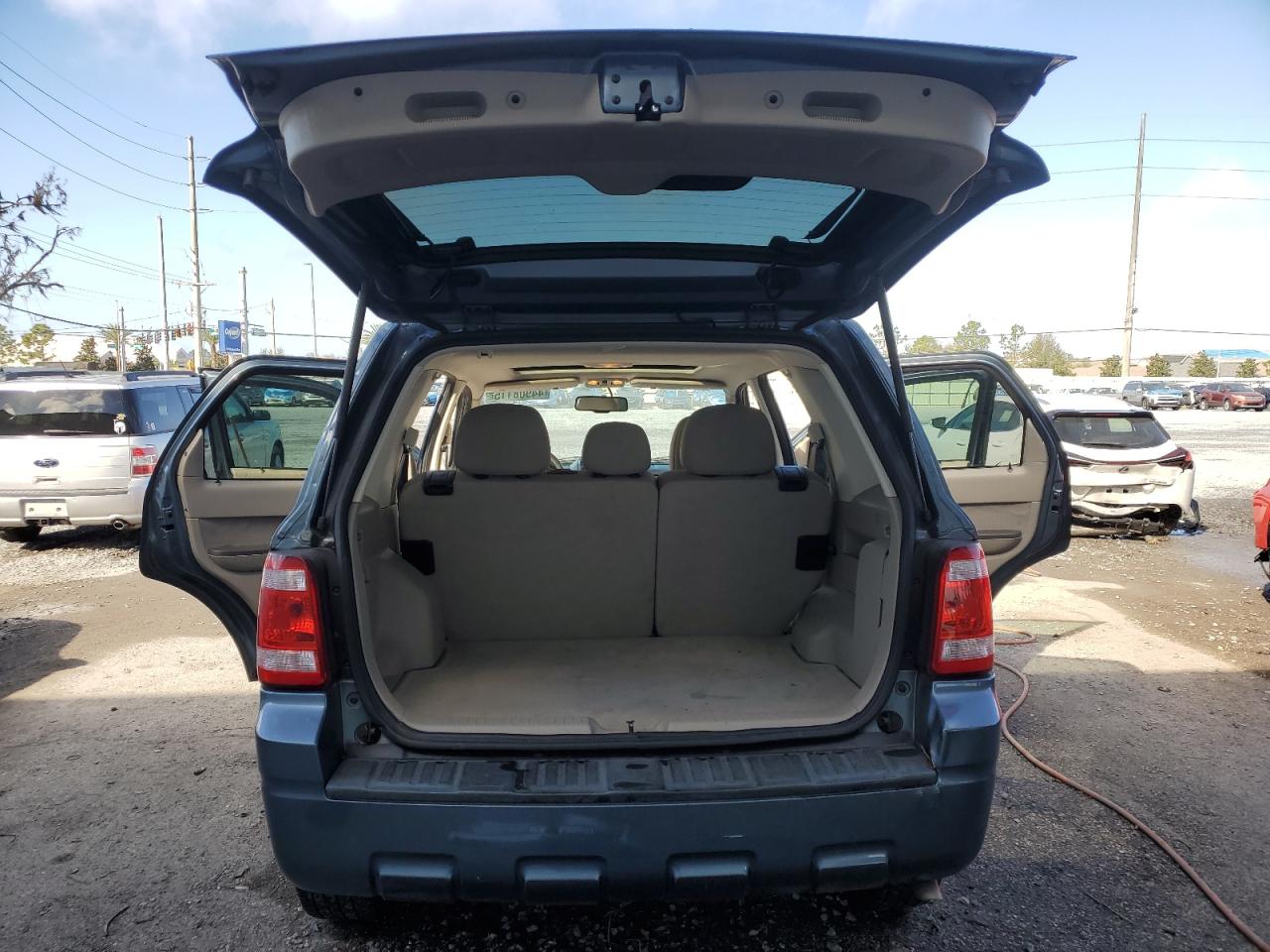 2010 Ford Escape - Image 6