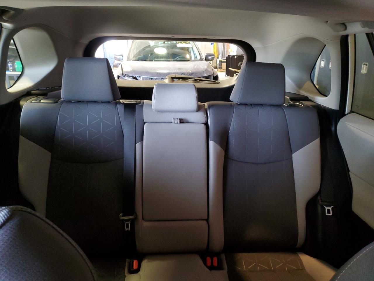 2021 Toyota RAV 4 - Image 10
