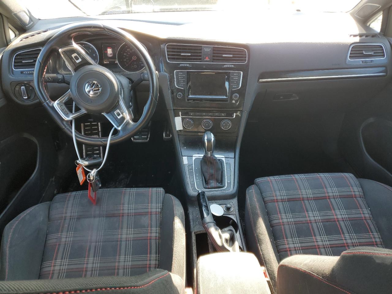 2015 Volkswagen GTI - Image 8