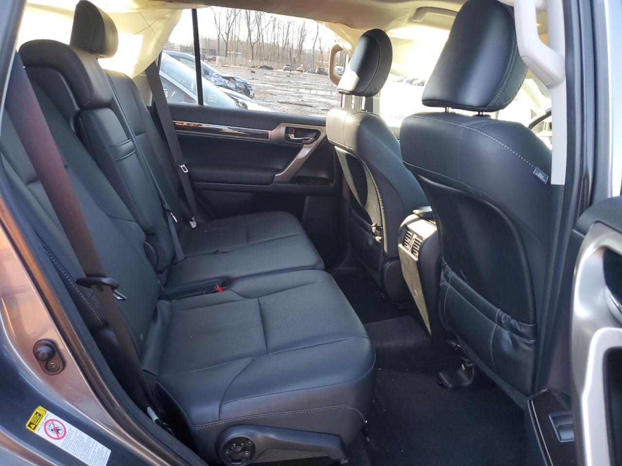 2017 Lexus GX - Image 11