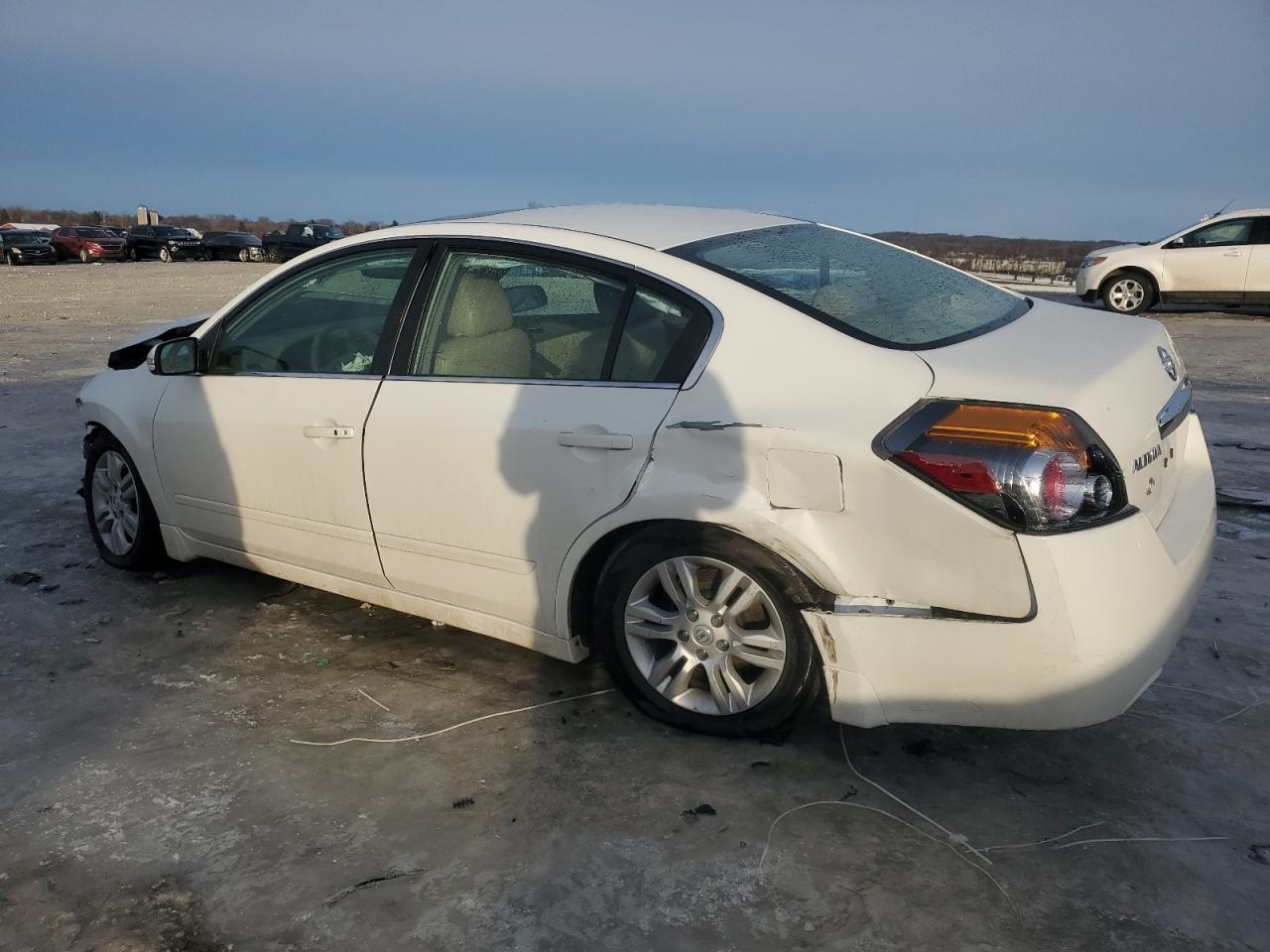 2010 Nissan Altima - Image 2