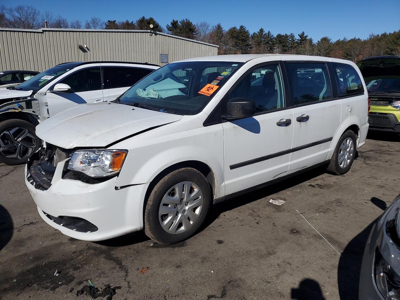2015 Dodge Grand Caravan Se zu verkaufen in Exeter, RI - Front End