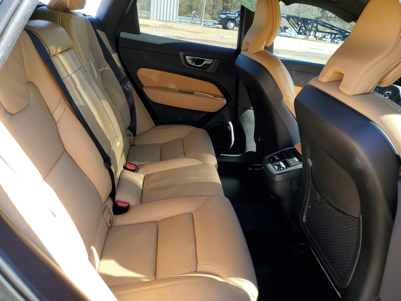 2021 Volvo XC60 - Image 10