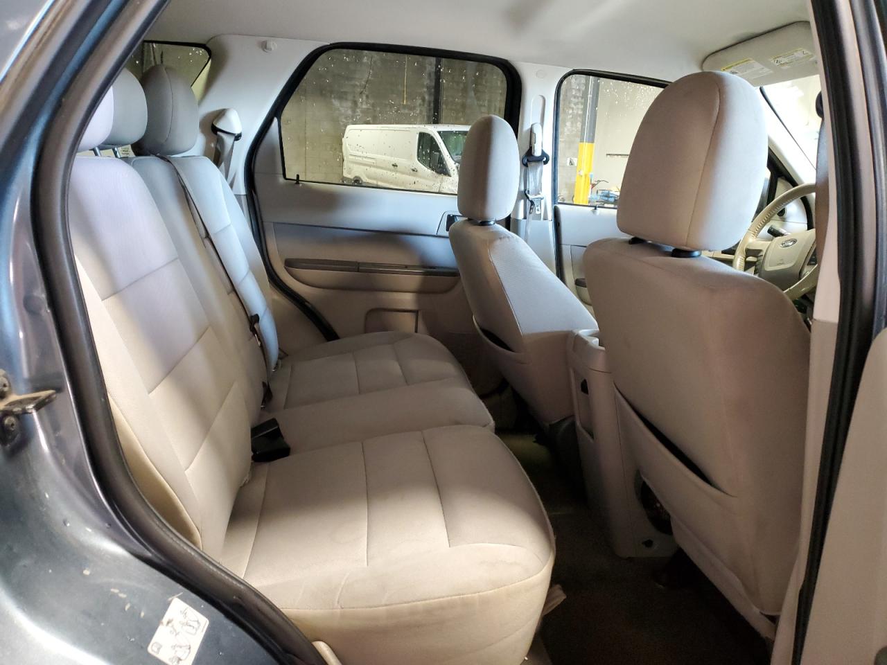 2011 Ford Escape - Image 11