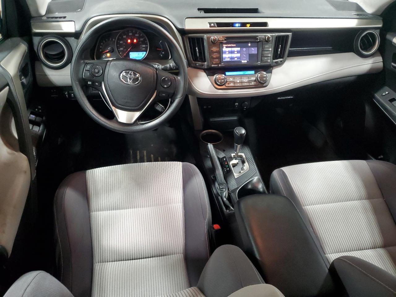 2015 Toyota RAV 4 - Image 8