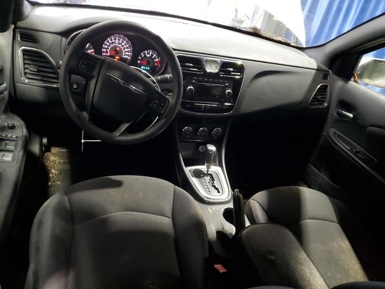 2013 Chrysler 200 - Image 8