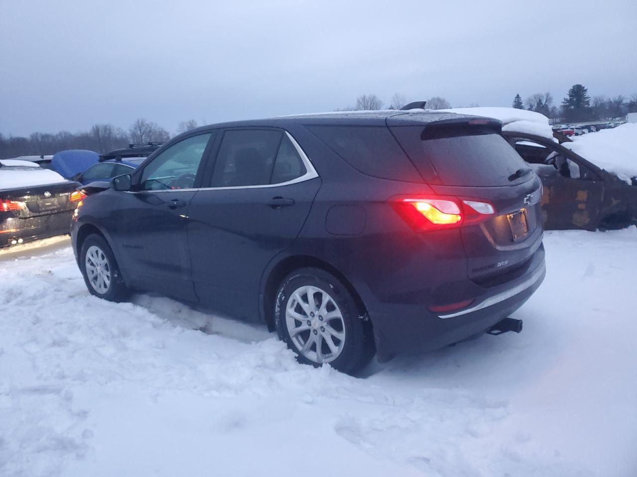 2020 Chevrolet Equinox - Image 2