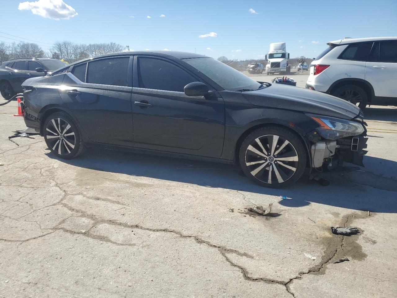 2019 Nissan Altima - Image 4