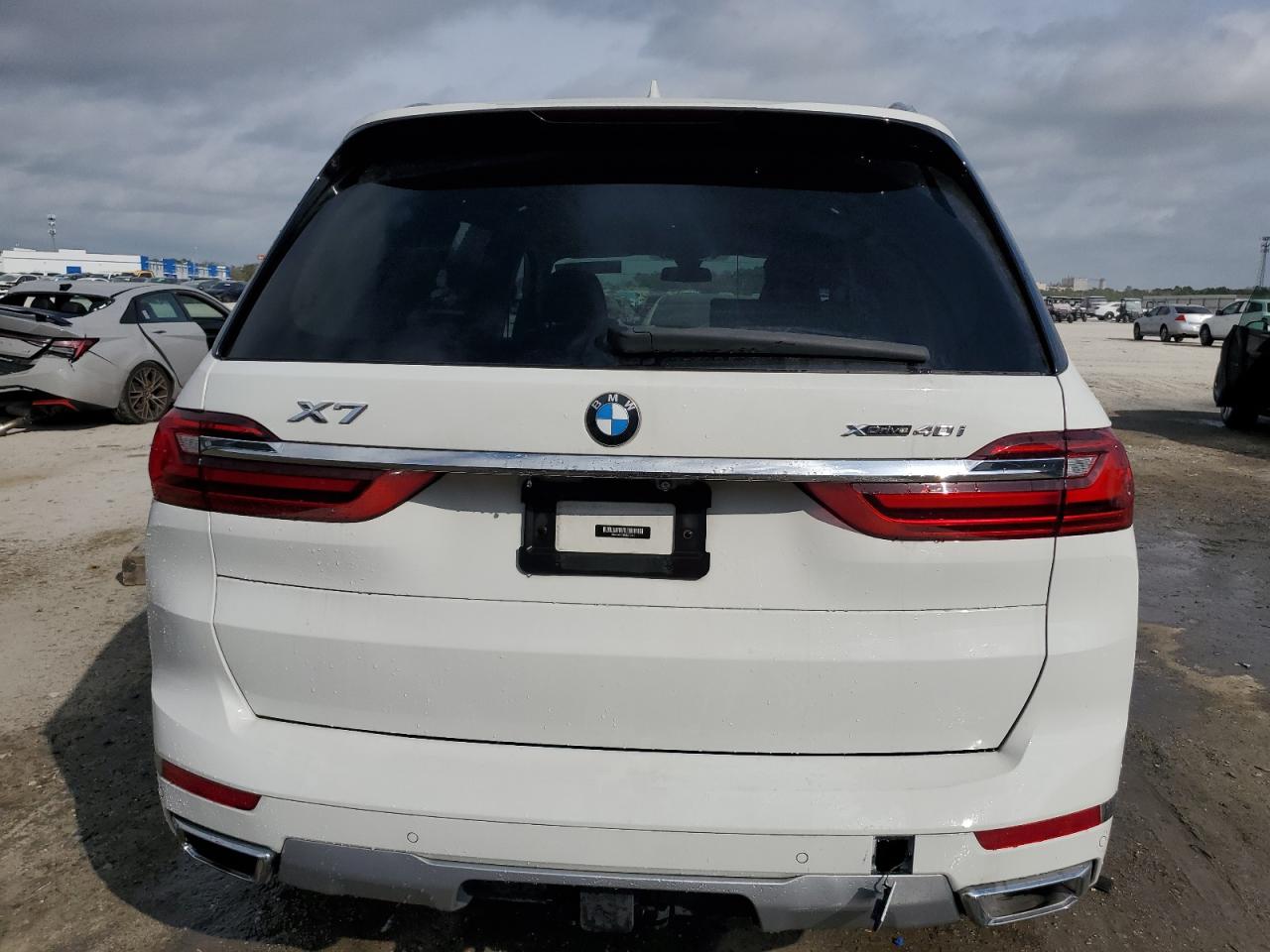 2020 BMW X7 - Image 6