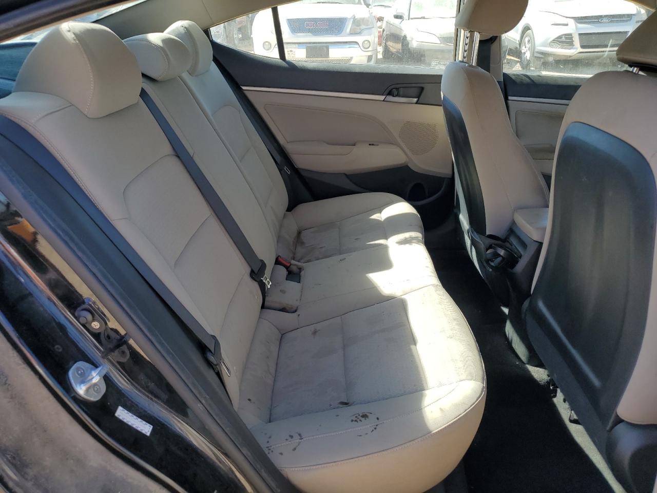 2017 Hyundai Elantra - Image 10