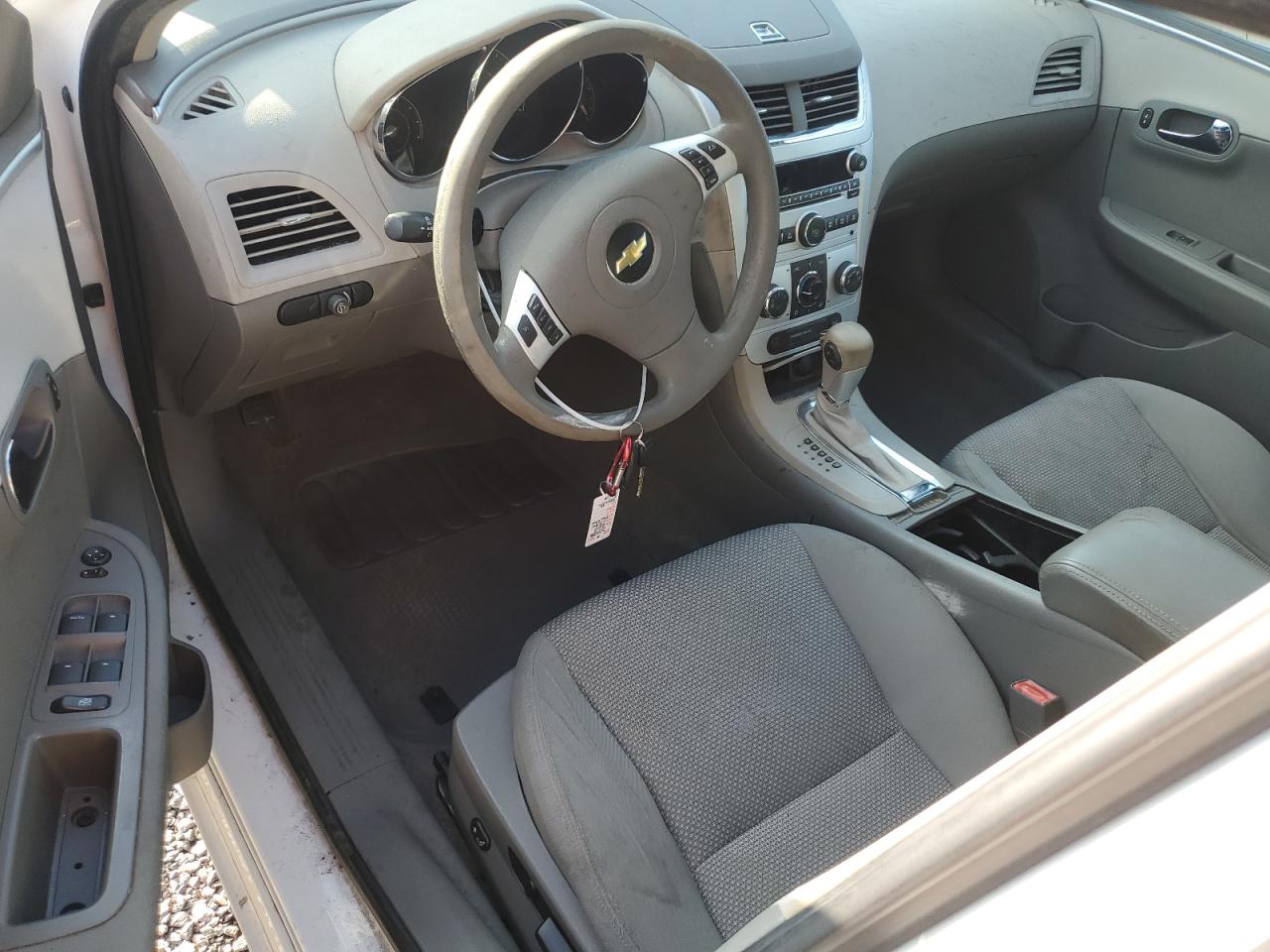 2011 Chevrolet Malibu - Image 8