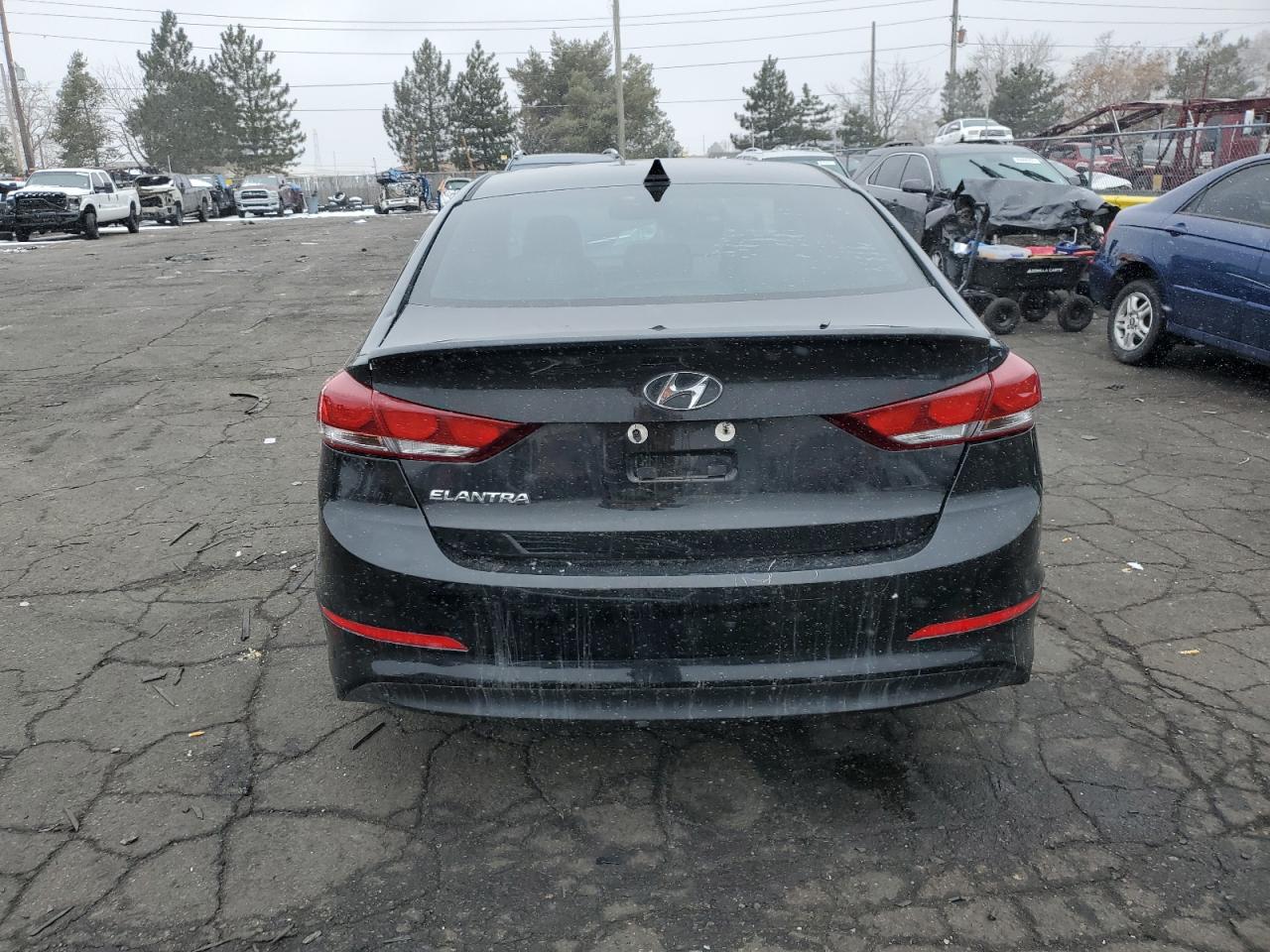 2018 Hyundai Elantra - Image 6