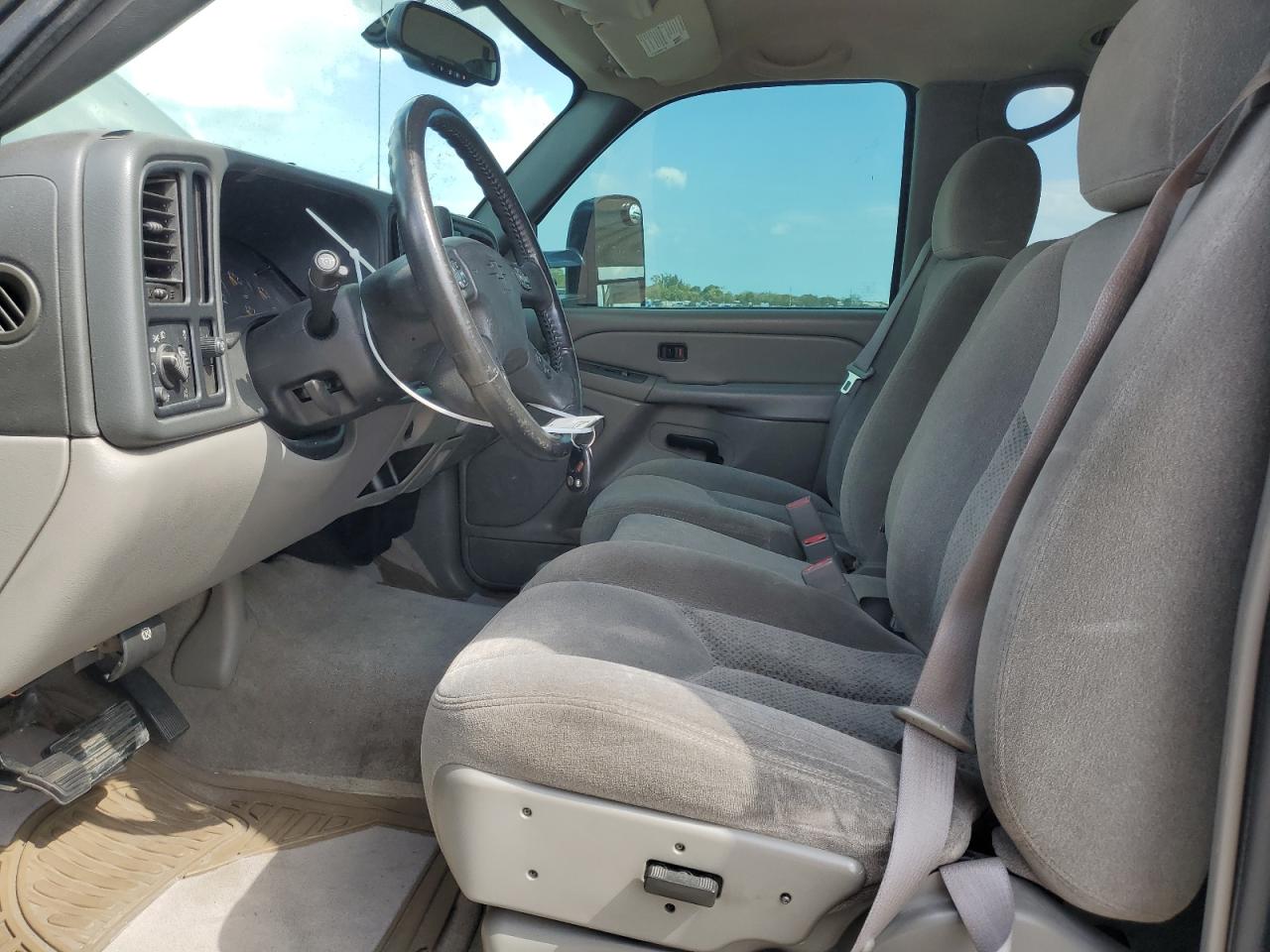 2006 Chevrolet Suburban - Image 7