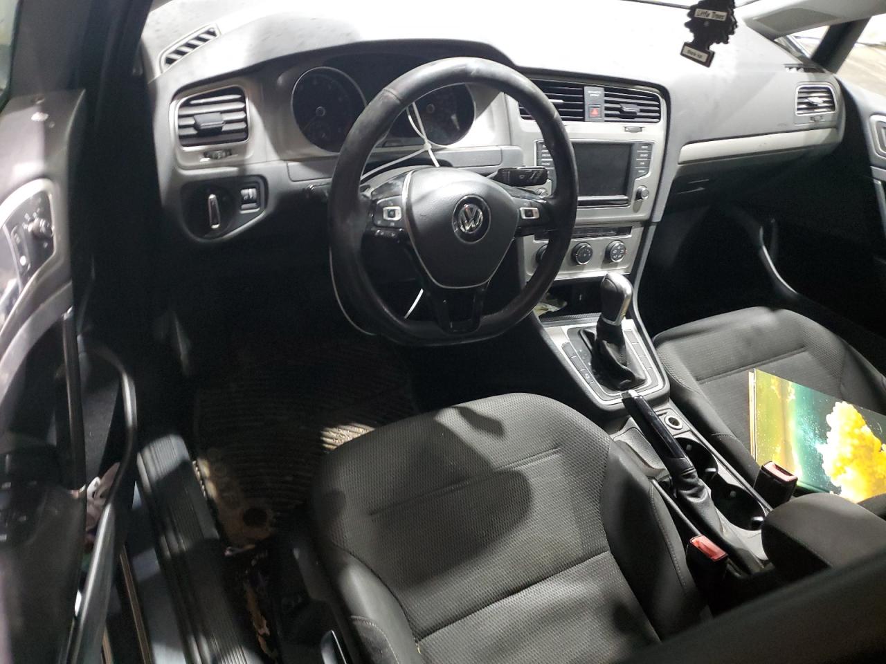 2017 Volkswagen Golf - Image 8
