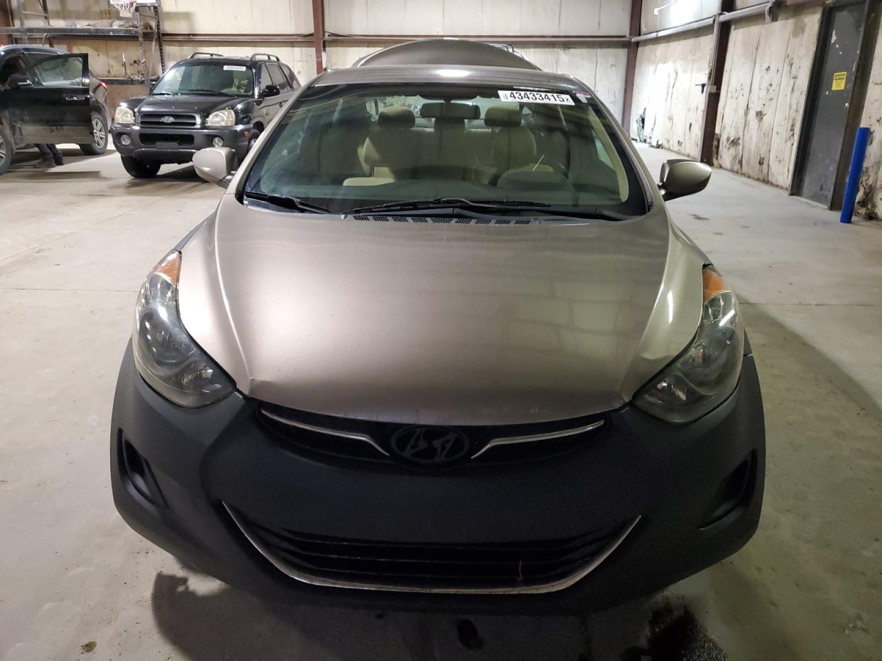 2011 Hyundai Elantra - Image 5