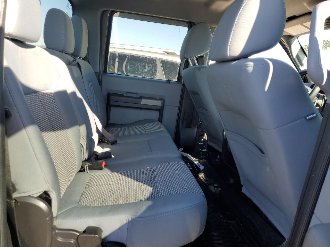 2011 Ford F250 - Image 10