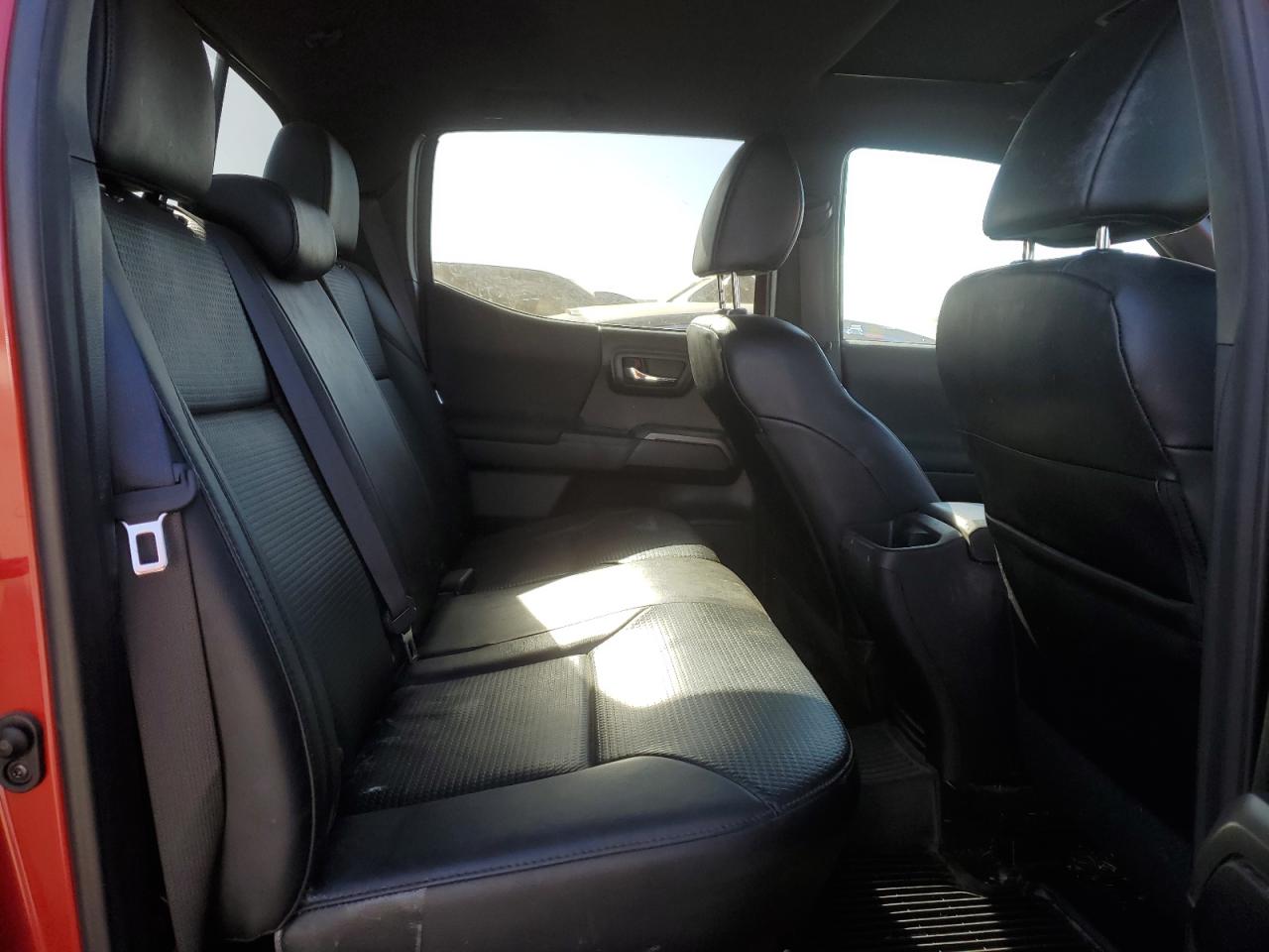 2019 Toyota Tacoma - Image 10