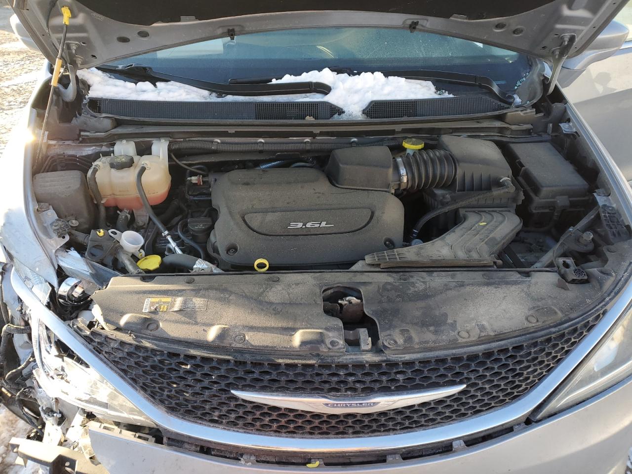 2017 Chrysler Pacifica - Image 14