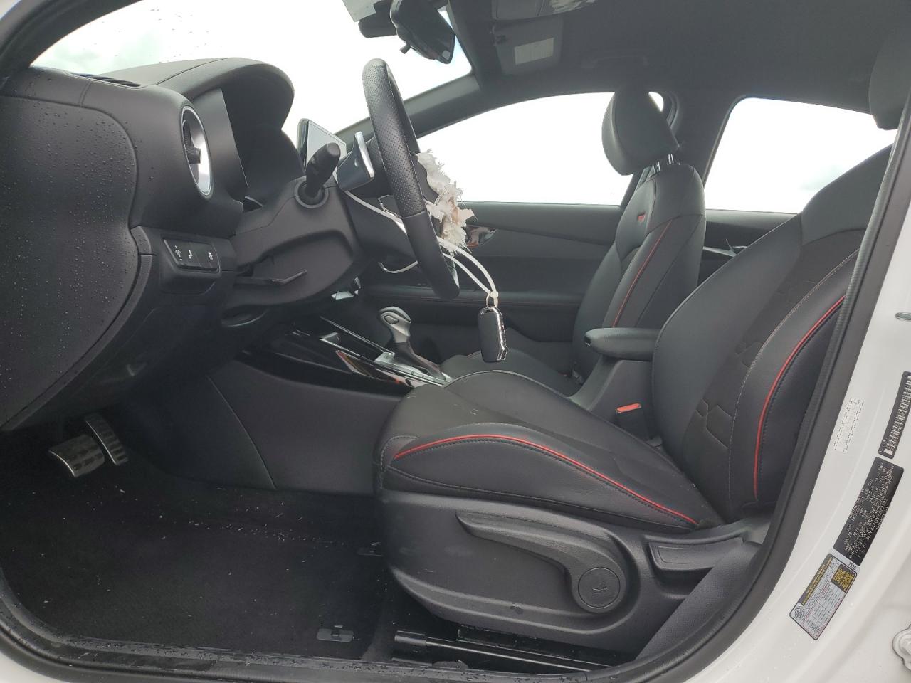 2023 Kia Forte - Image 7