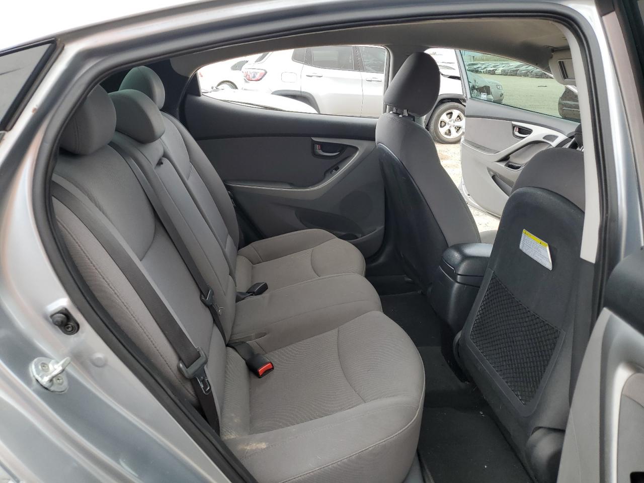 2015 Hyundai Elantra - Image 10