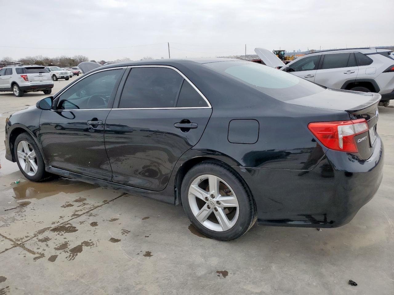 2014 Toyota Camry - Image 2