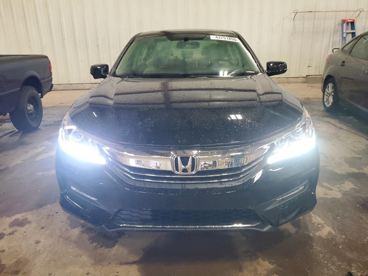 2017 Honda Accord - Image 5