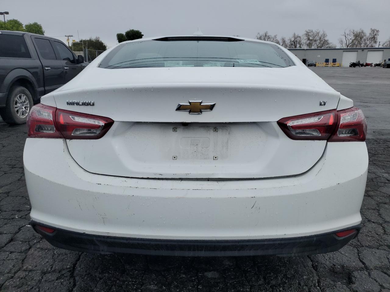 2022 Chevrolet Malibu - Image 6