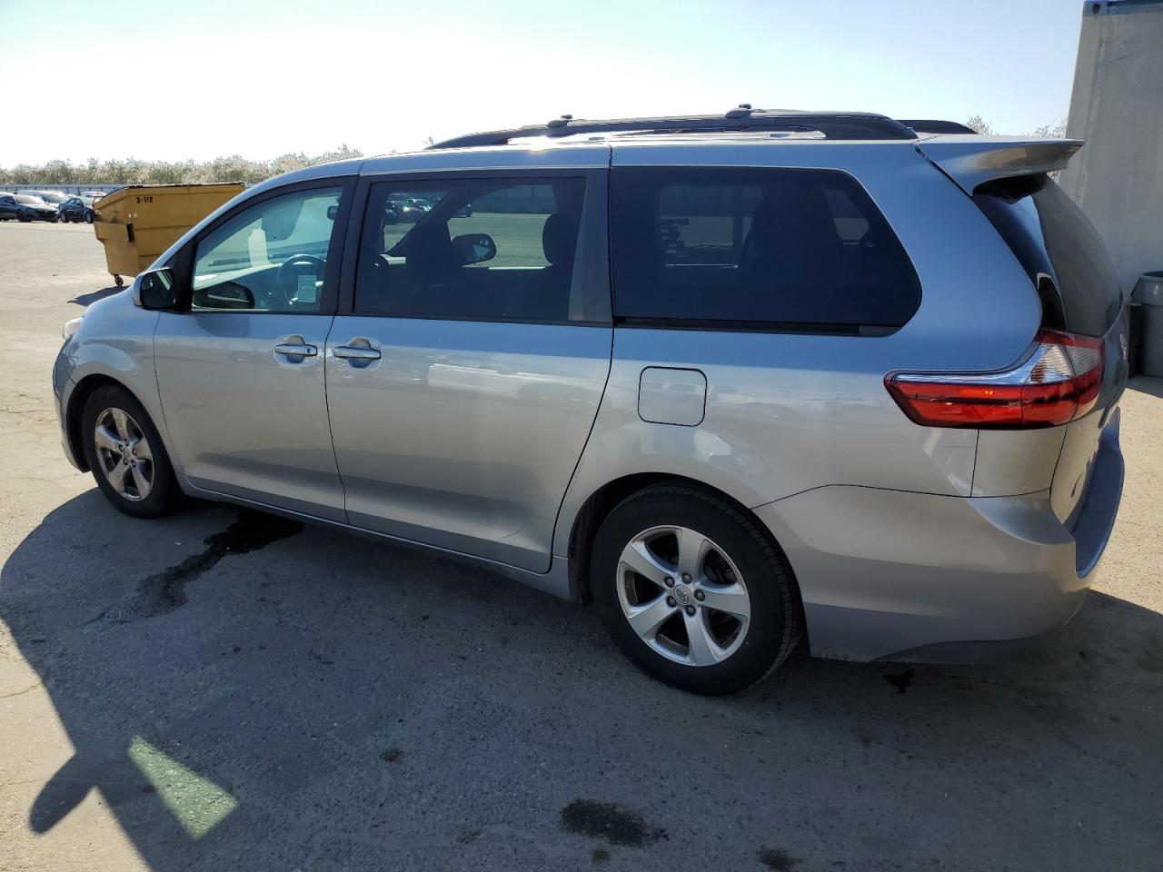 2015 Toyota Sienna - Image 2