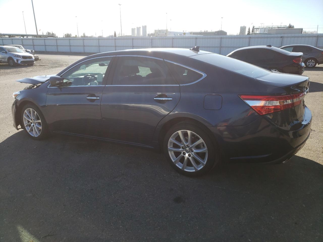 2014 Toyota Avalon - Image 2