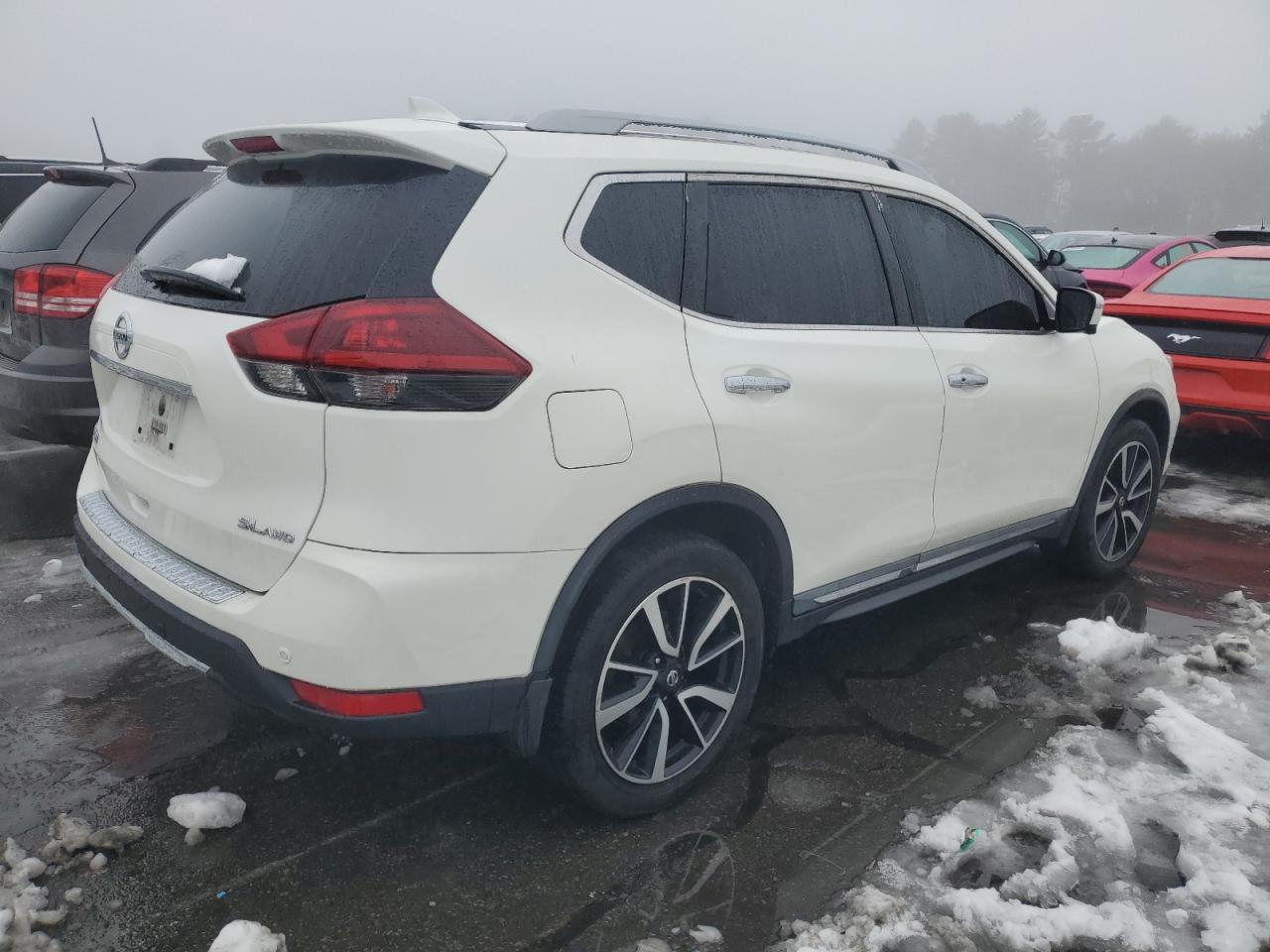 2020 Nissan Rogue - Image 3