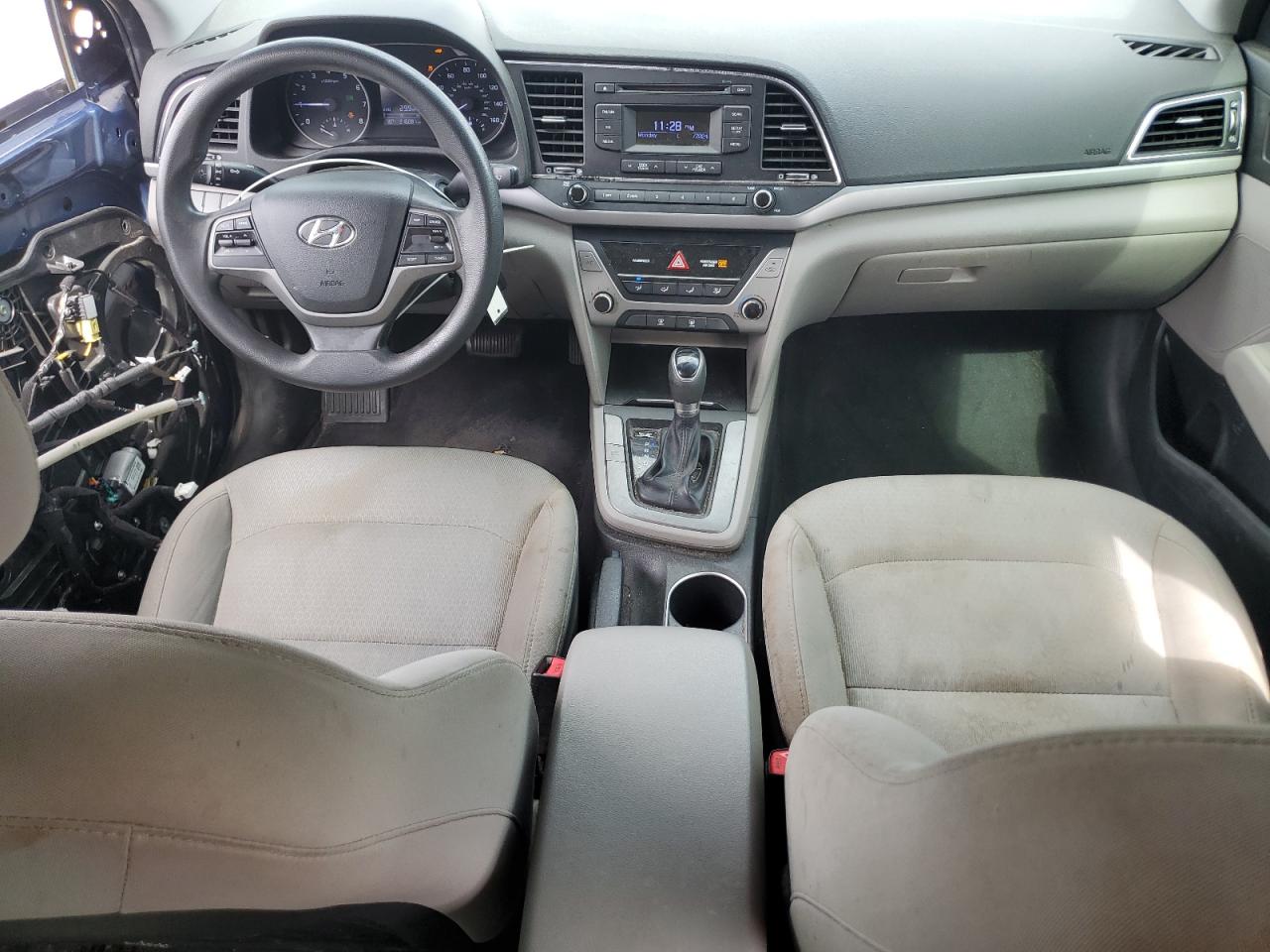 2017 Hyundai Elantra - Image 8