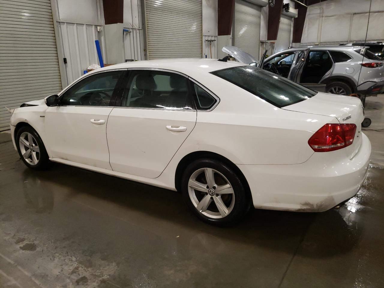 2015 Volkswagen Passat - Image 2