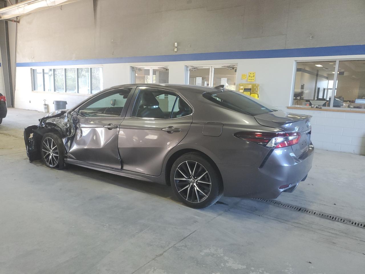 4T1G11AK0MU466880 TOYOTA CAMRY 2021