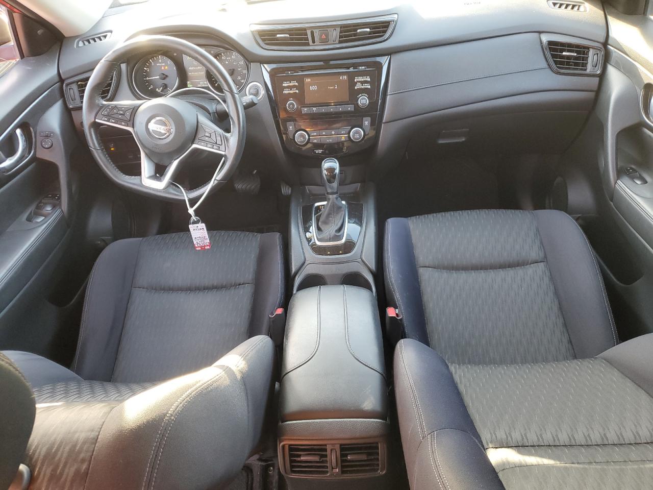 2017 Nissan Rogue - Image 8