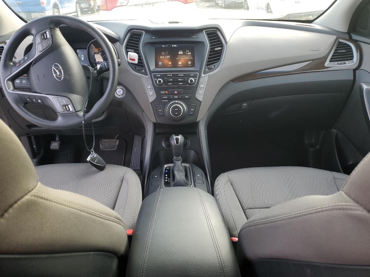 2018 Hyundai Santa Fe - Image 8