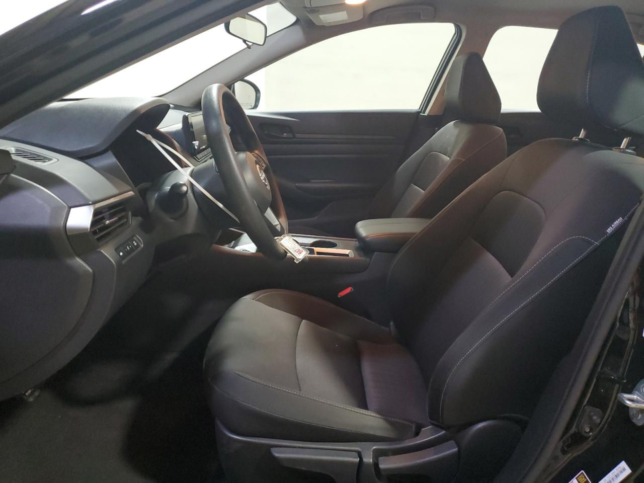 2024 Nissan Altima - Image 7