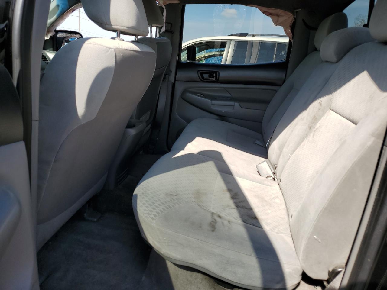 2011 Toyota Tacoma - Image 10