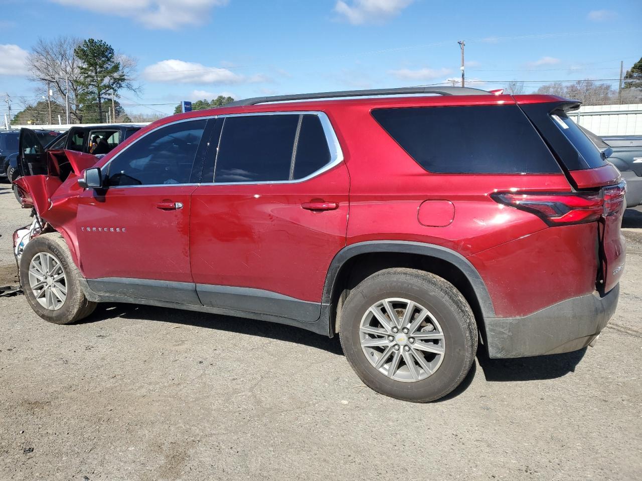 2022 Chevrolet Traverse - Image 2