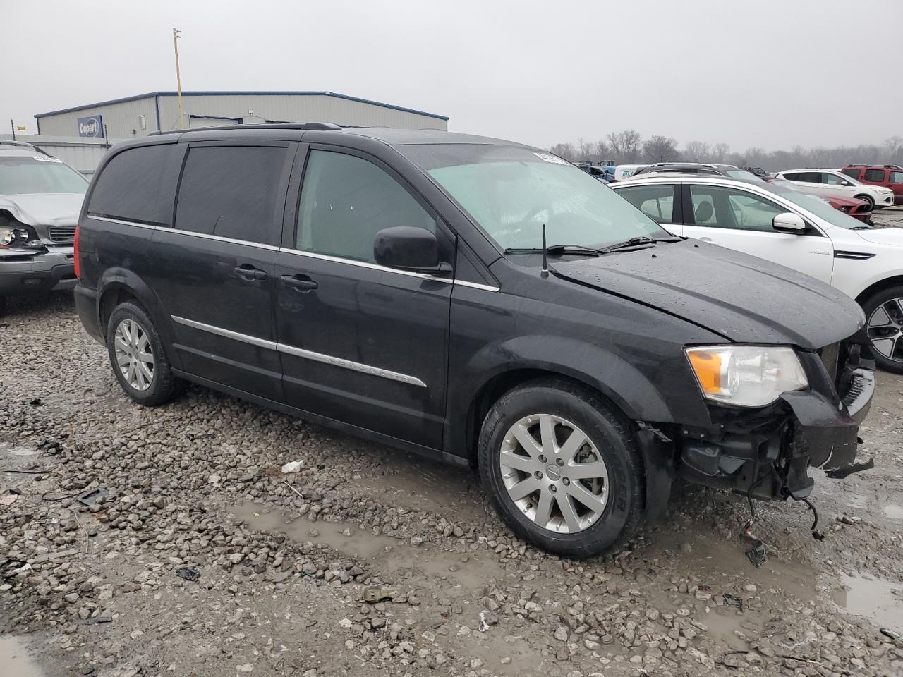 2015 Chrysler Town & Country - Image 4