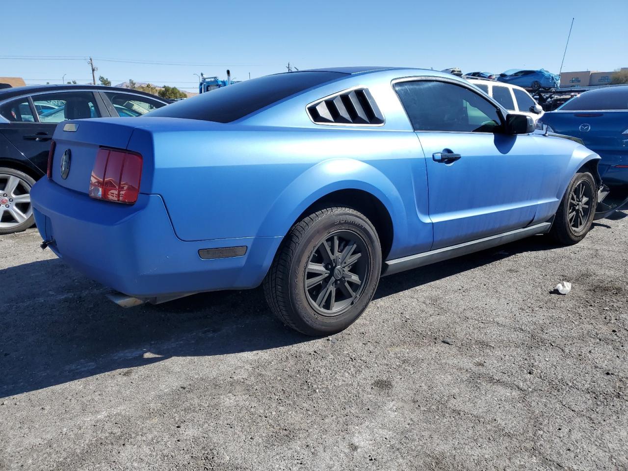 2005 Ford Mustang - Image 3