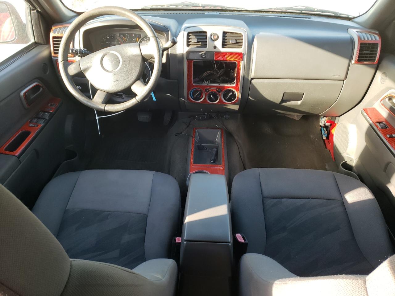 2004 Chevrolet Colorado - Image 8