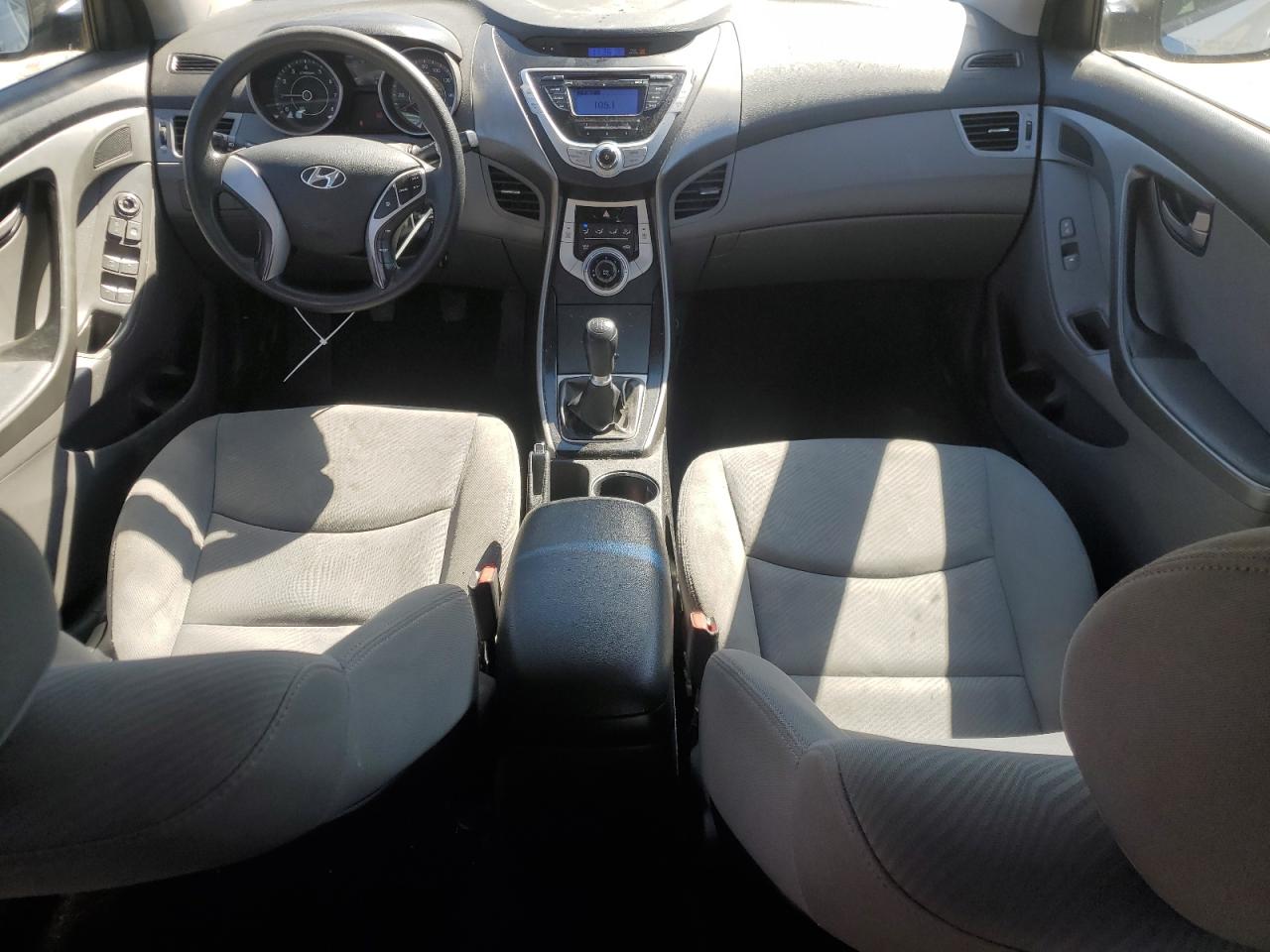 2012 Hyundai Elantra - Image 8