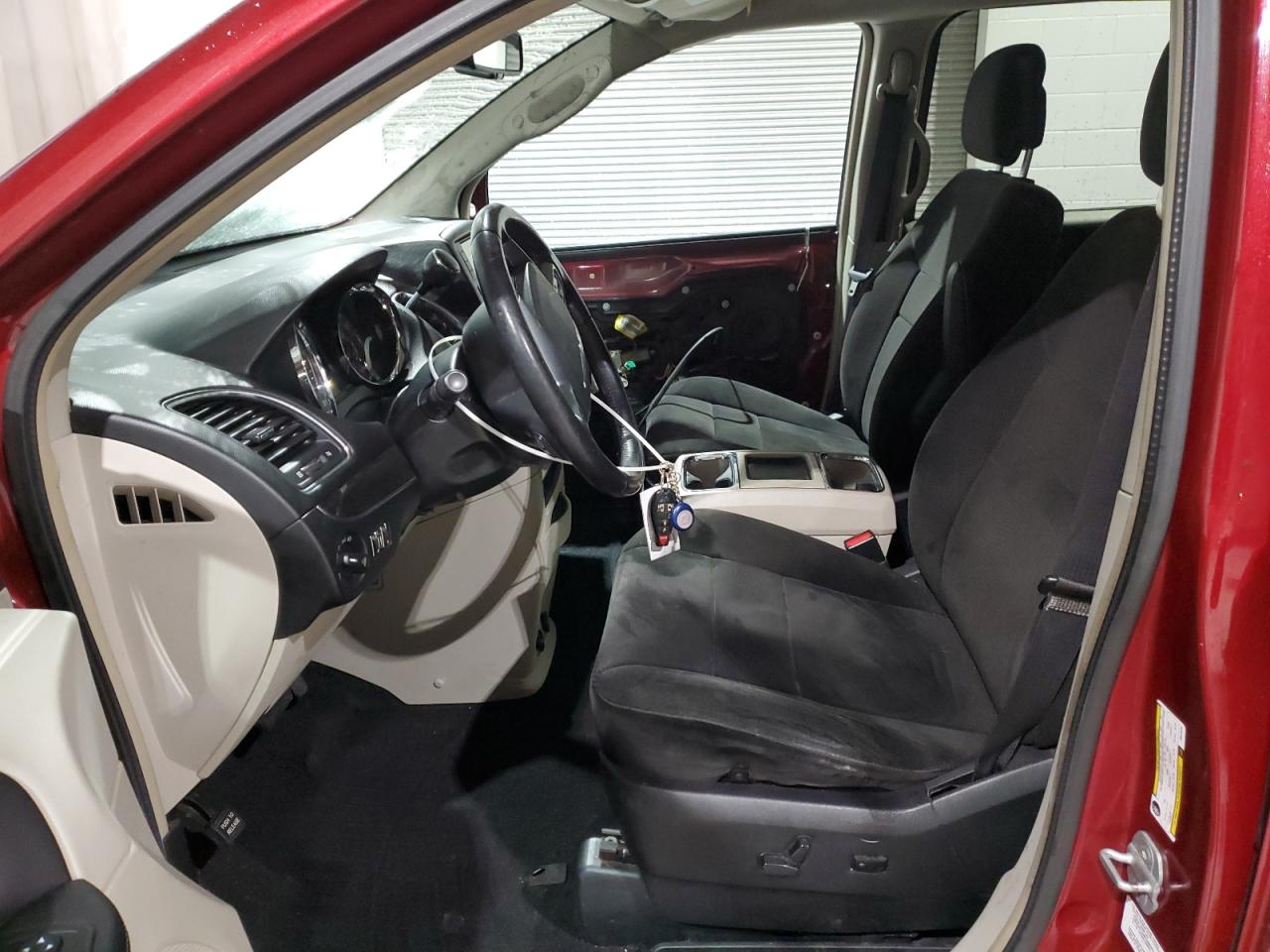 2013 Chrysler Town & Country - Image 7
