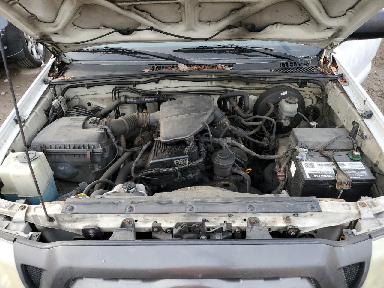 2010 Toyota Tacoma - Image 11