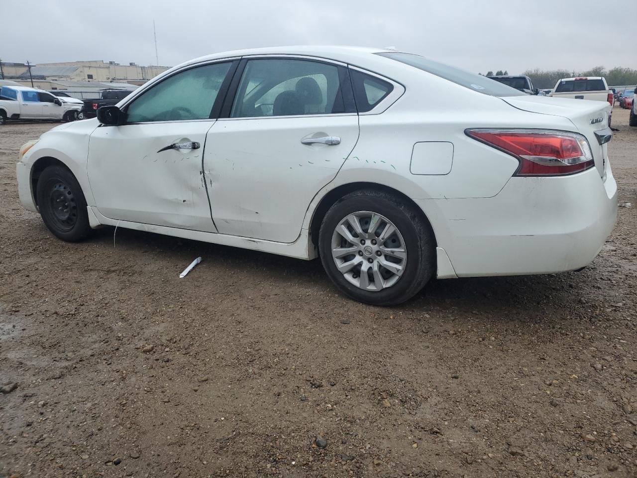 2014 Nissan Altima - Image 2