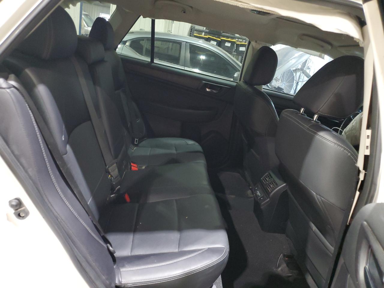 2018 Subaru Outback - Image 11