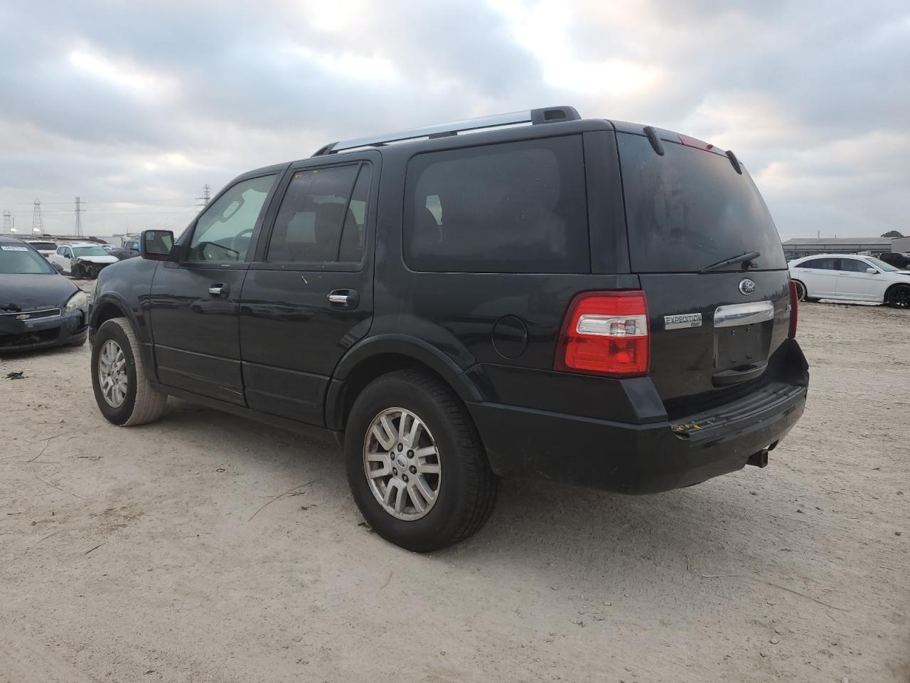 2012 Ford Expedition - Image 2