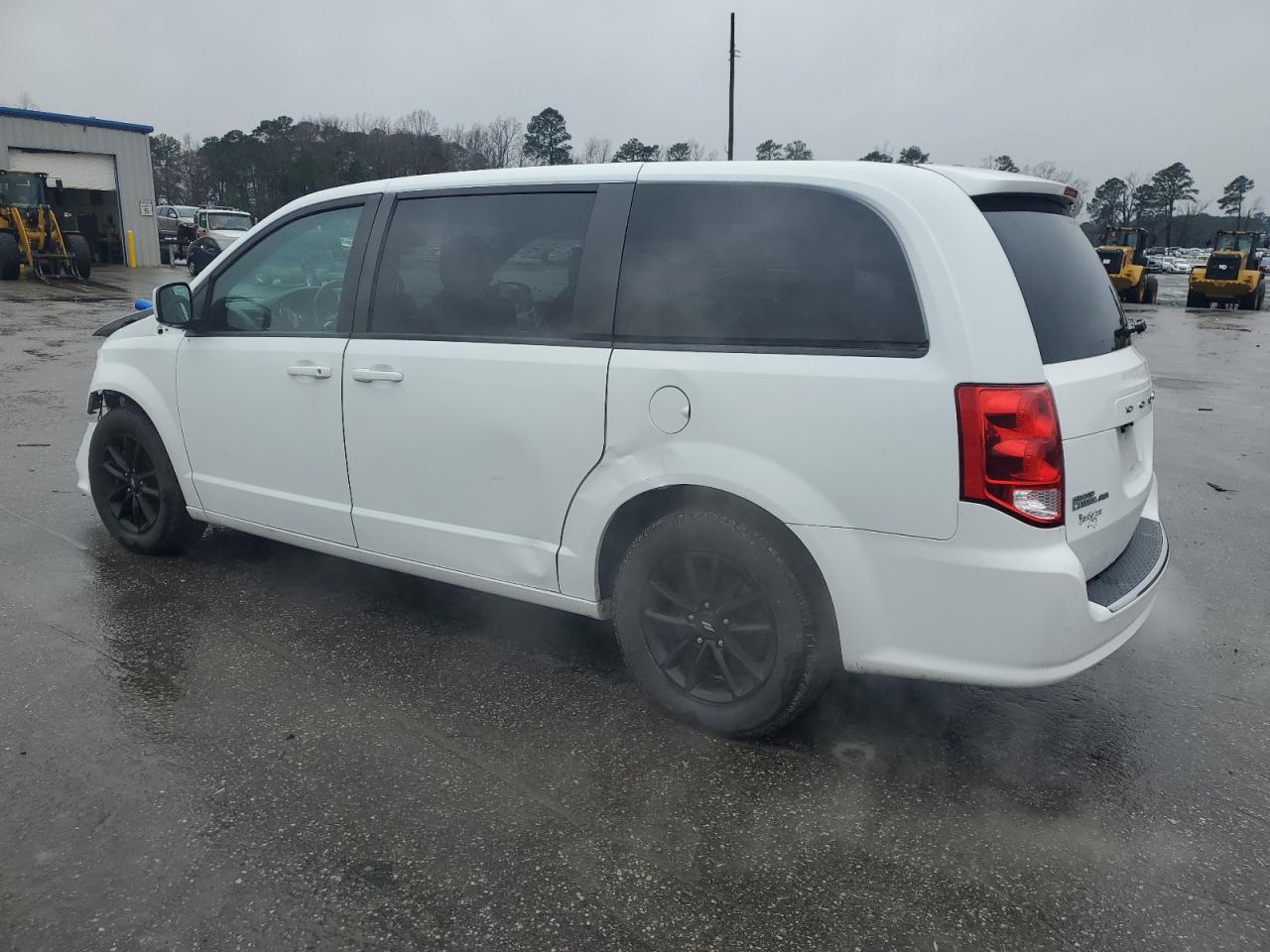 2019 Dodge Caravan - Image 2
